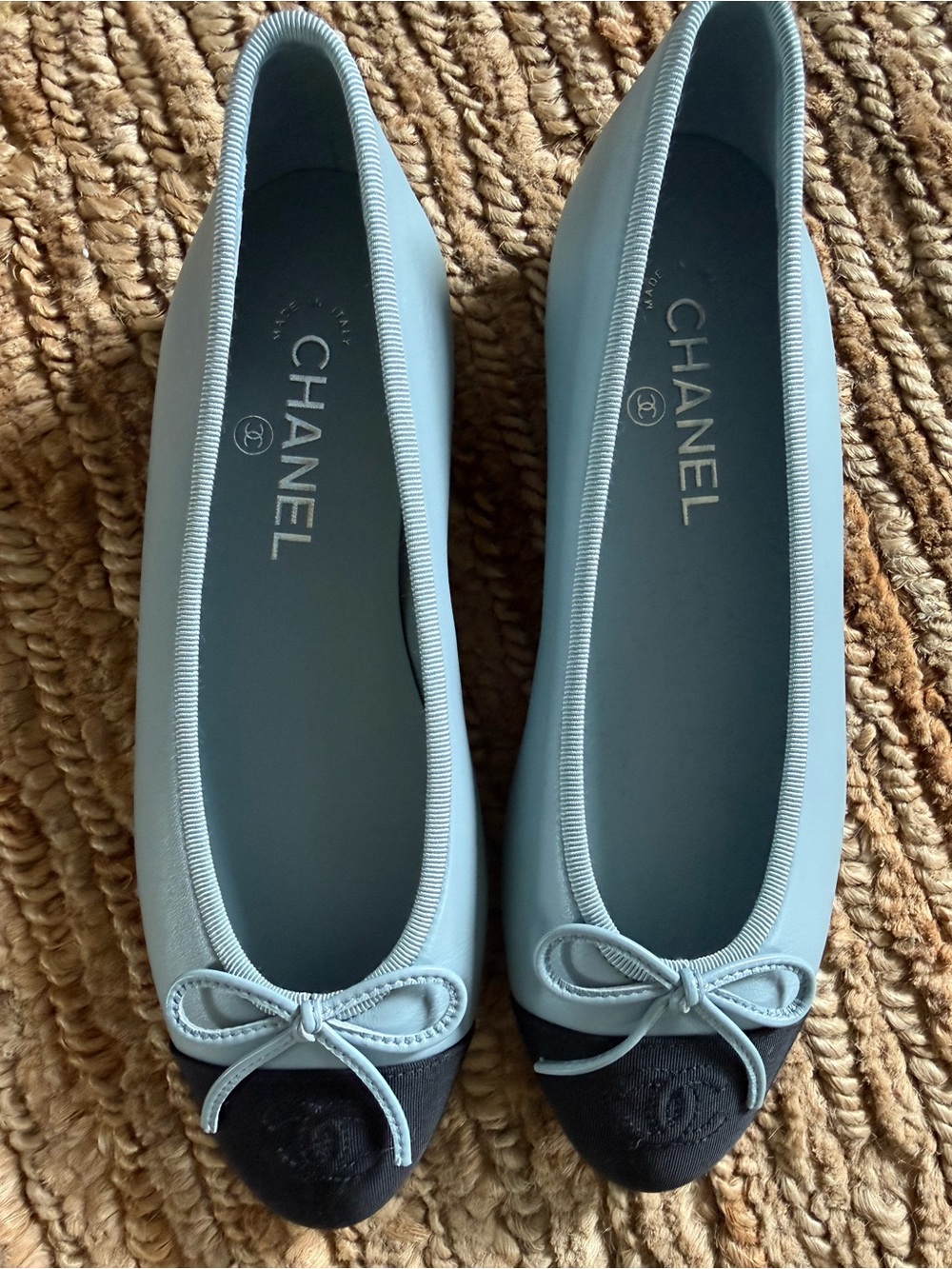 NIB Authentic CHANEL leather Light Blue and Black fabric Cap-Toe Ballet Flats - Picture 6 of 11
